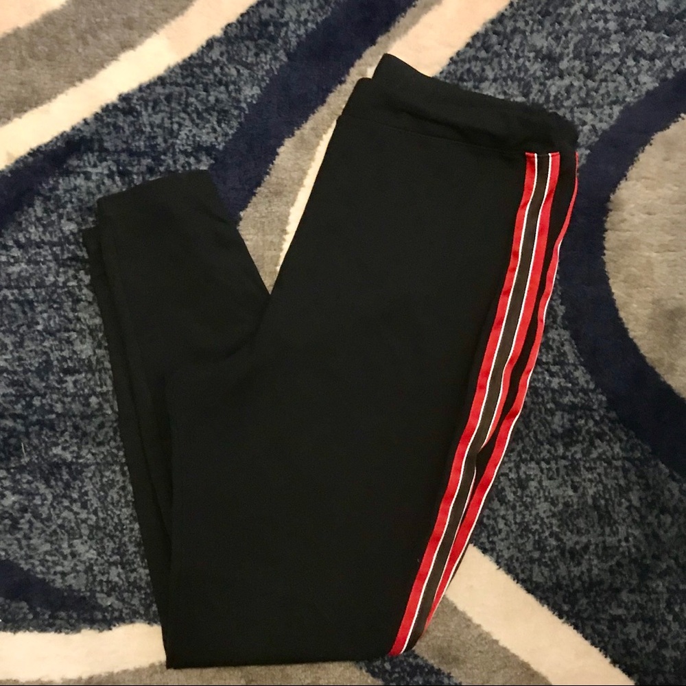 Black sporty leggings (not see through)